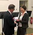 bergabe der Festschrift an Eva Leitzke-Ungerer